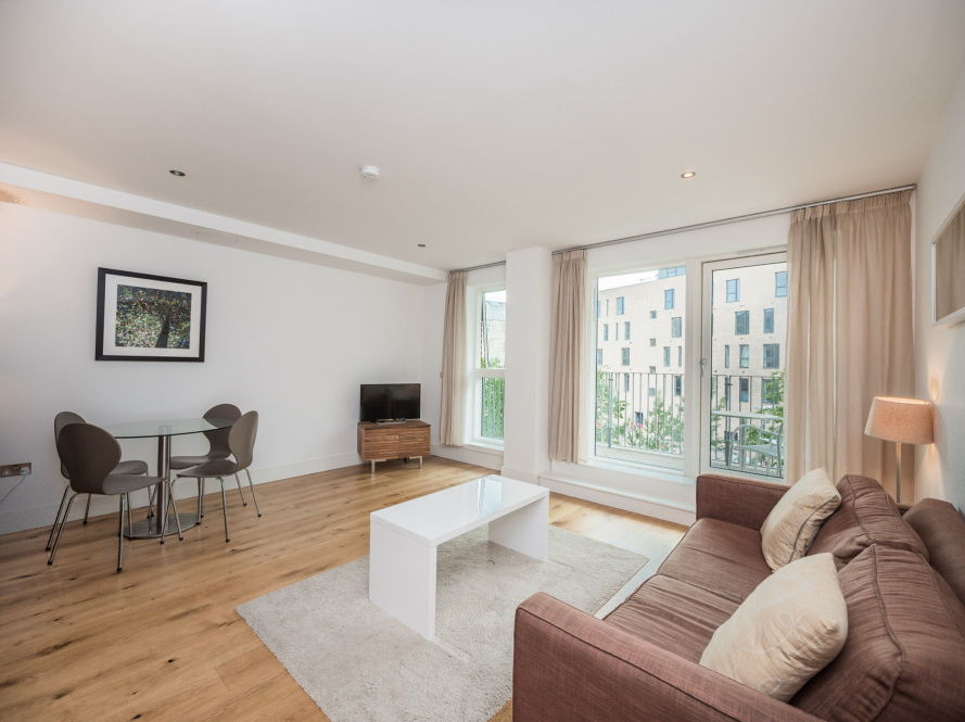 Flat Brandfield Street in City of Edinburgh