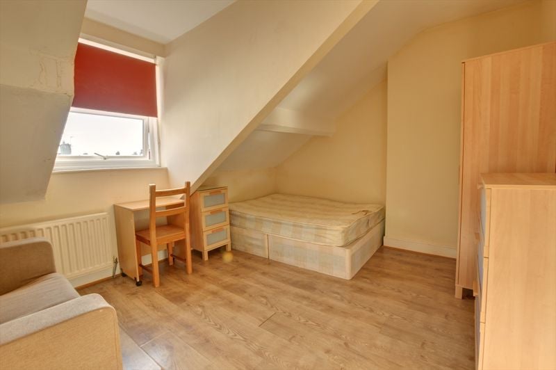 Flat St Georges Terrace in Newcastle upon Tyne