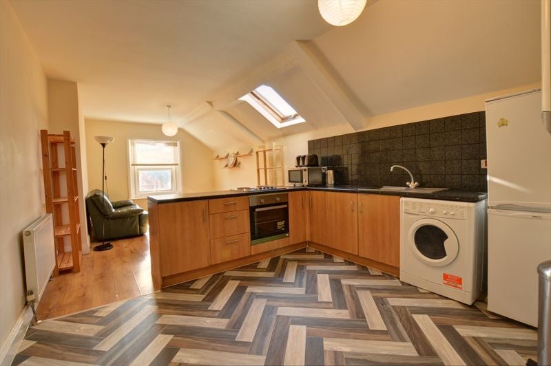 Flat St Georges Terrace in Newcastle upon Tyne