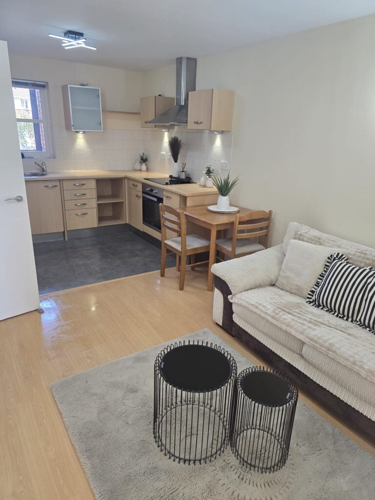 Flat Kennet Walk in Reading