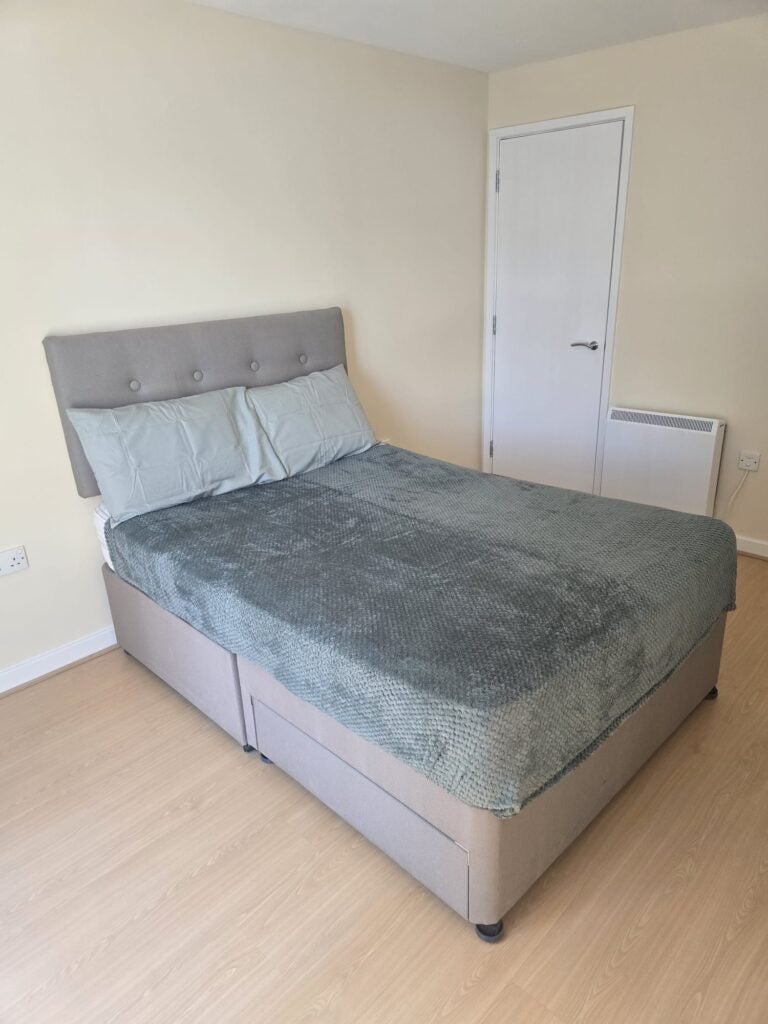 Flat Kennet Walk in Reading
