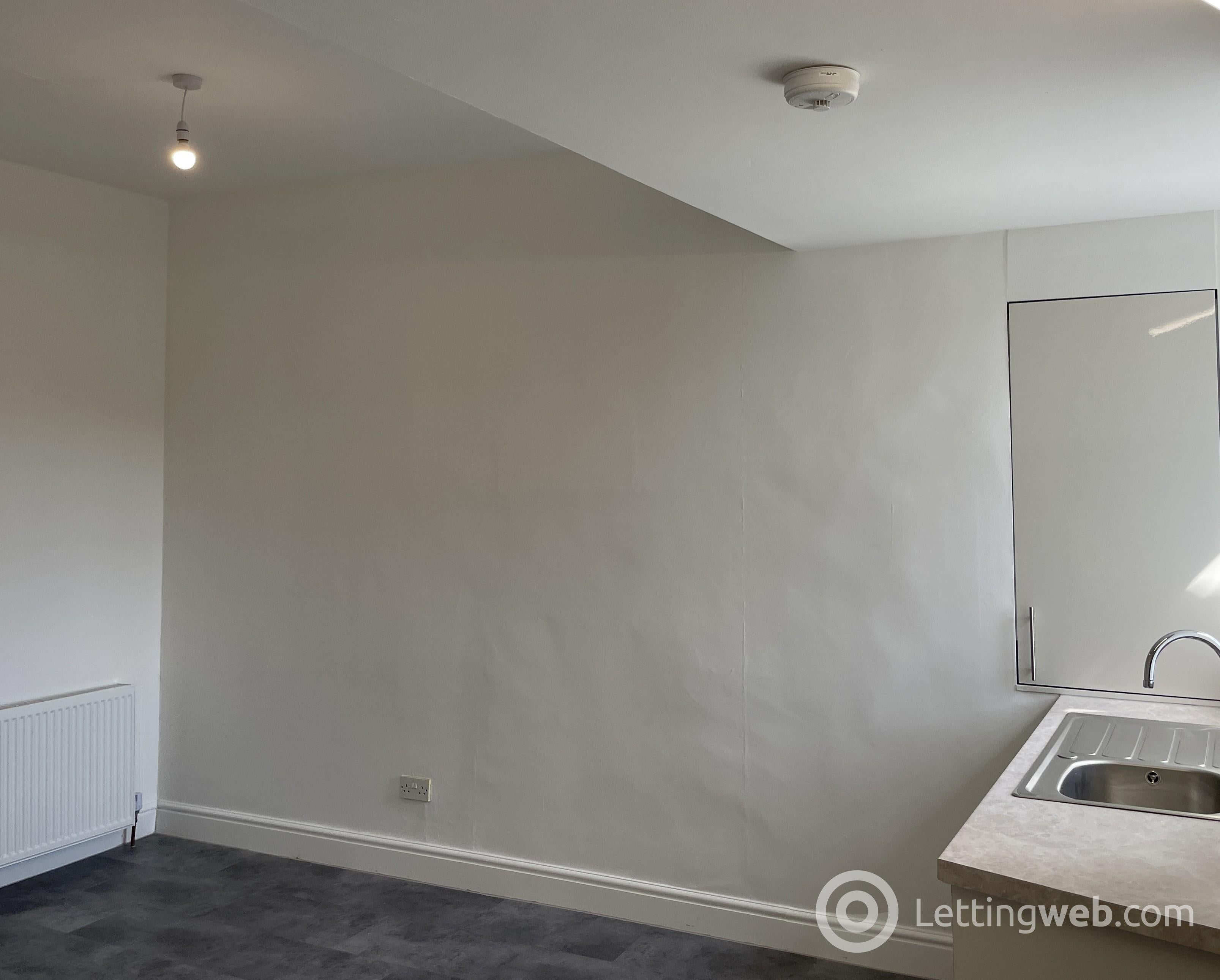 Flat Baldovan Terrace in Dundee