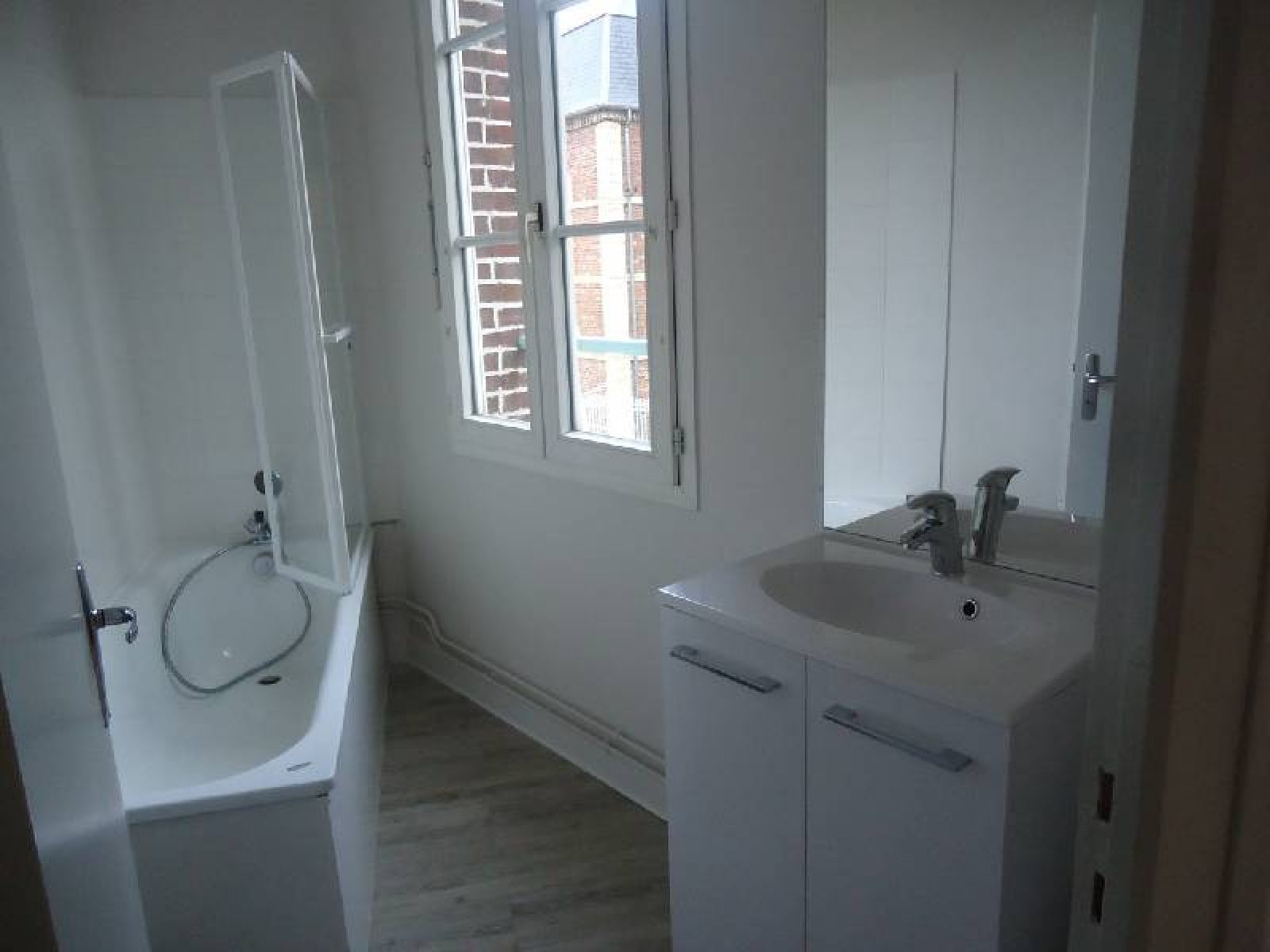 Flat Rue Saint-Jean in Gournay-en-Bray