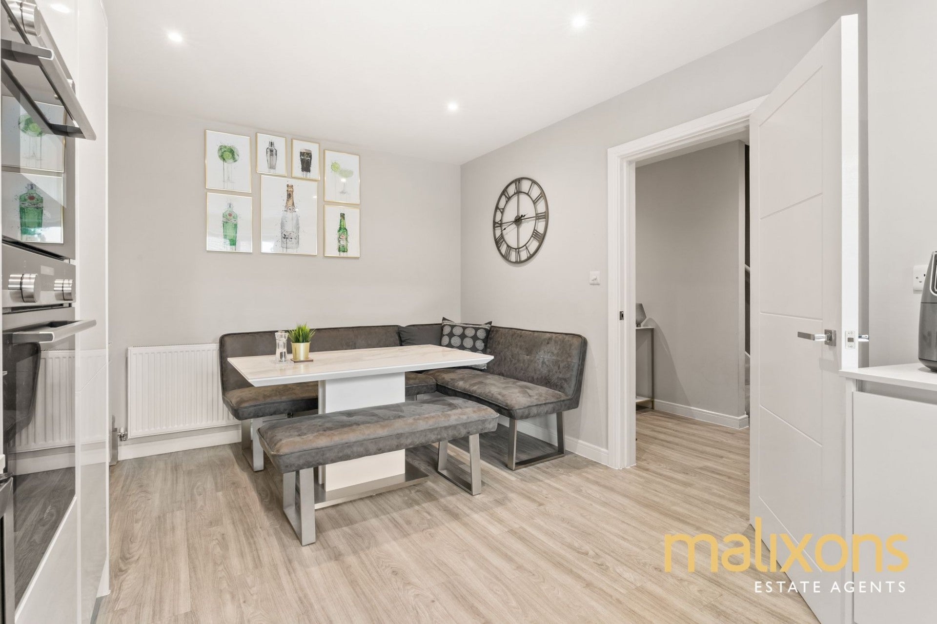 Flat Caithness Road in Greater London