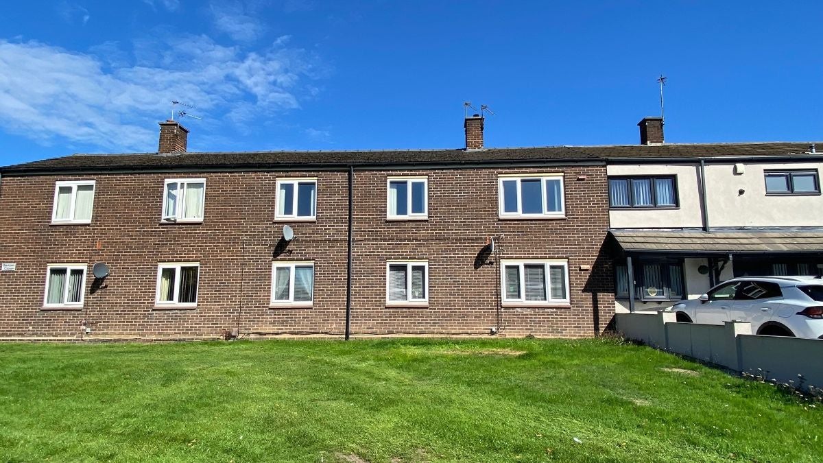 Flat De Lamere Road in Willenhall
