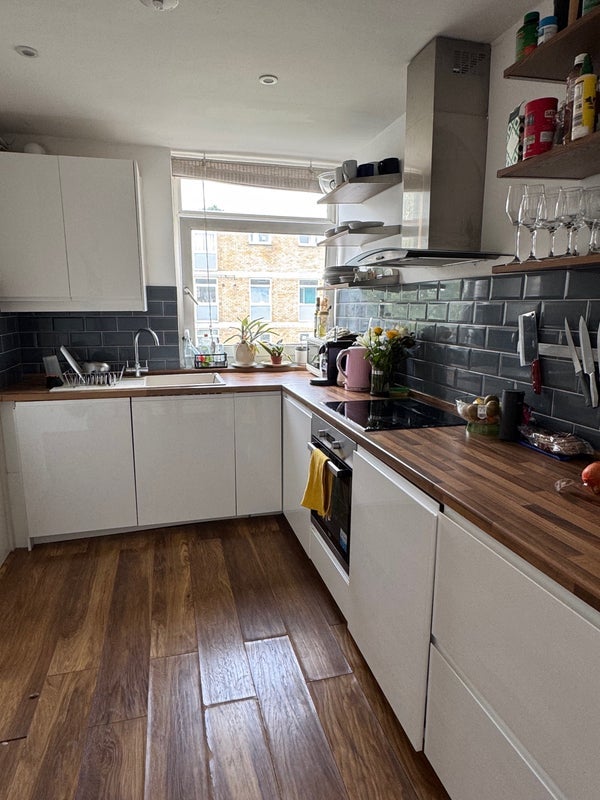 Room Gosset Street in Greater London