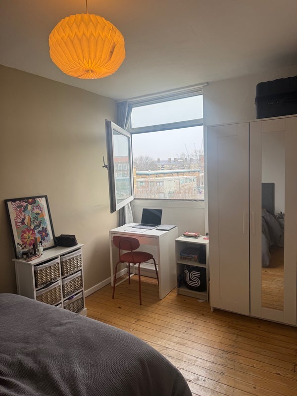 Room Gosset Street in Greater London
