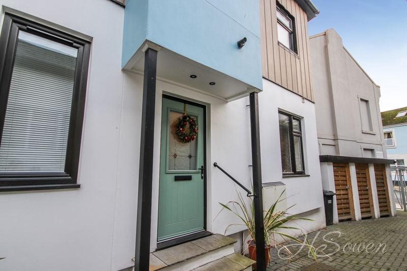 House Laburnum Row in Torquay