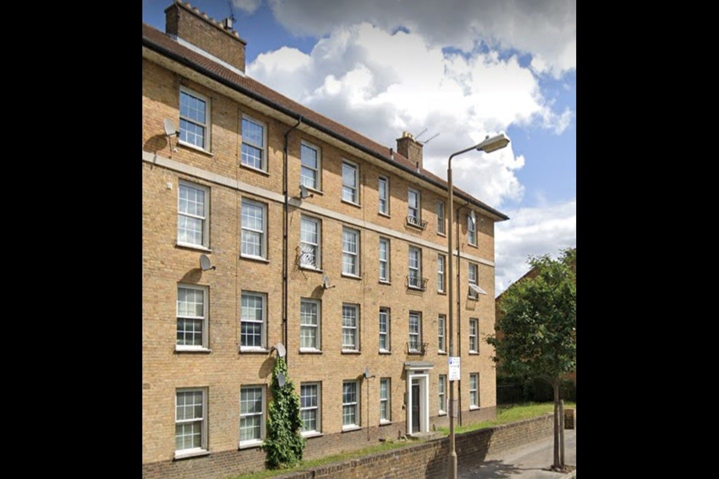 Flat Troughton Road in Greater London