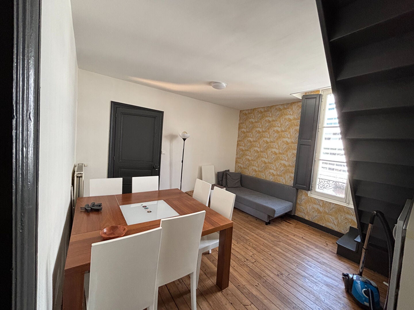 Flat Place Aristide Briand in Nantes