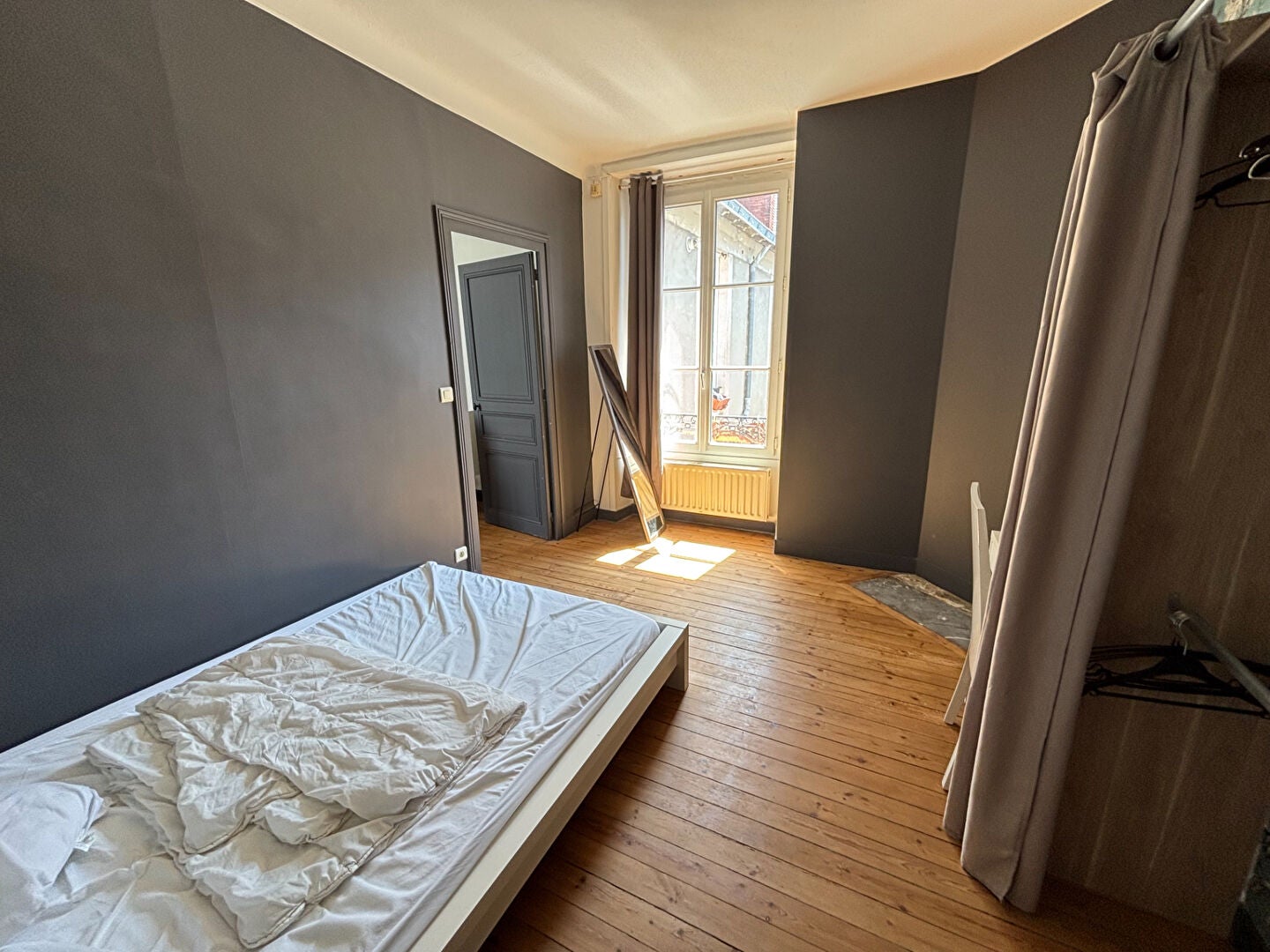 Flat Place Aristide Briand in Nantes
