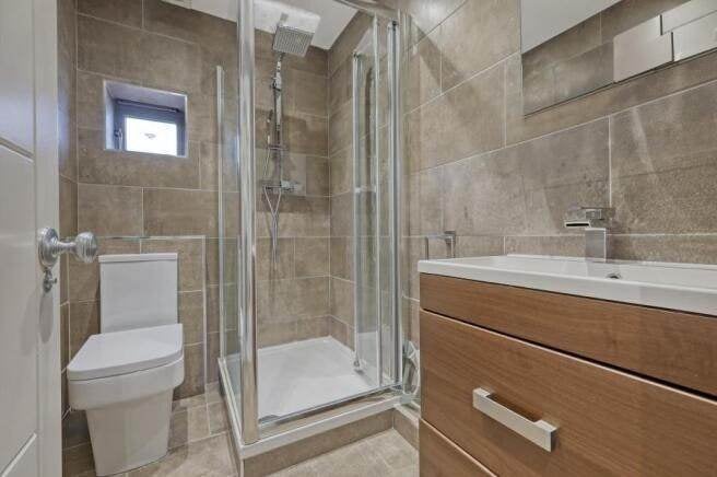 Room Station Parade in Greater London
