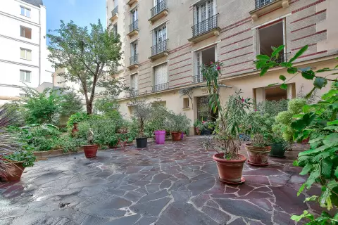 Flat Rue Chaptal in Paris