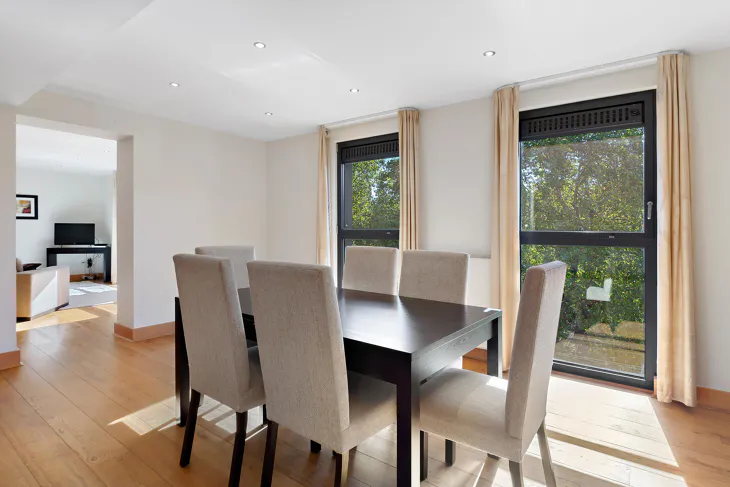 Flat Prince's Gardens in City of Westminster