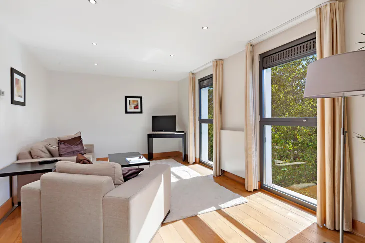 Flat Prince's Gardens in City of Westminster