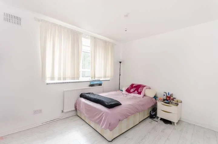 Flat Cornwall Road in Greater London