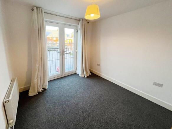 Flat Strouds Close in Swindon