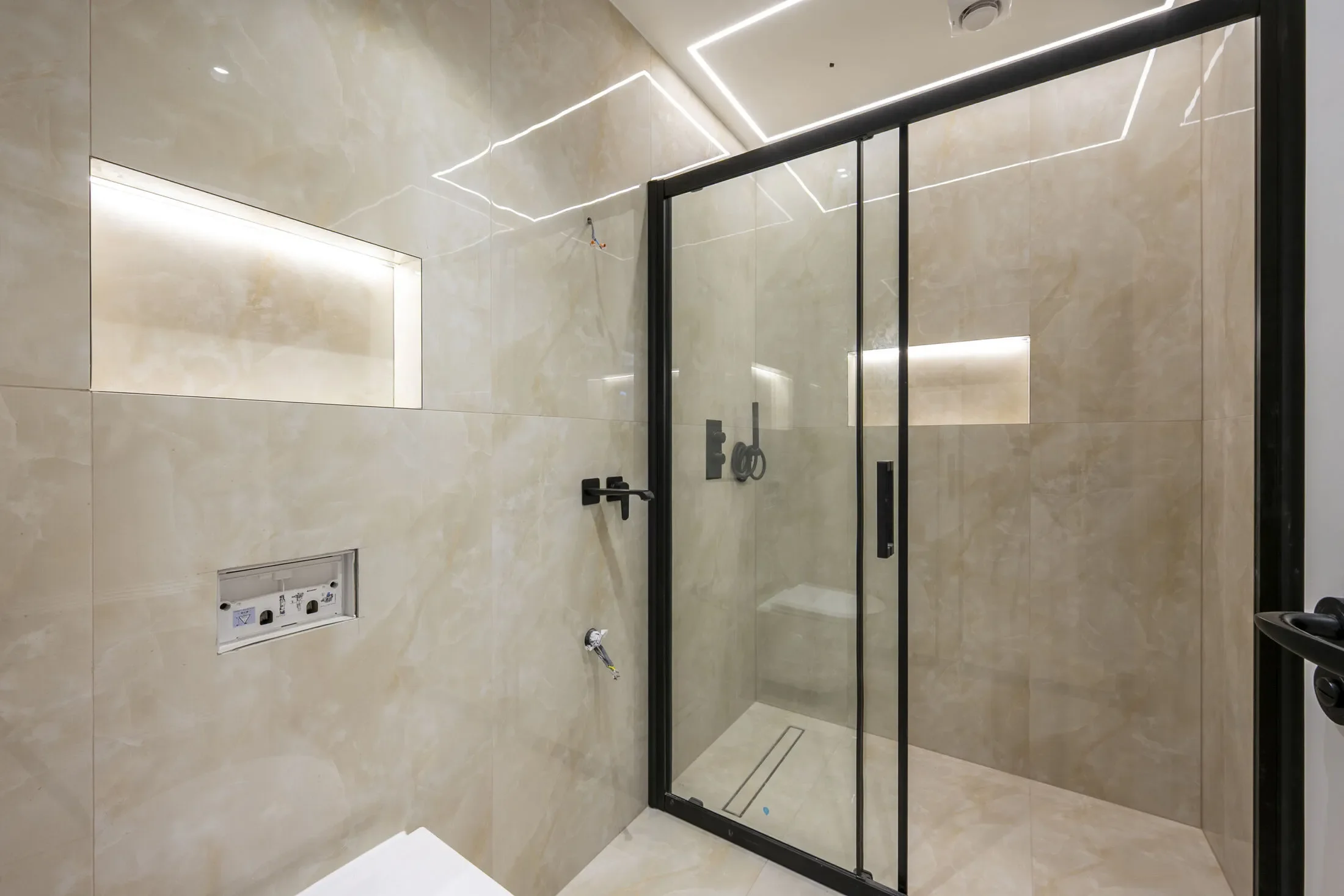 Flat Hazelwood Avenue in Greater London