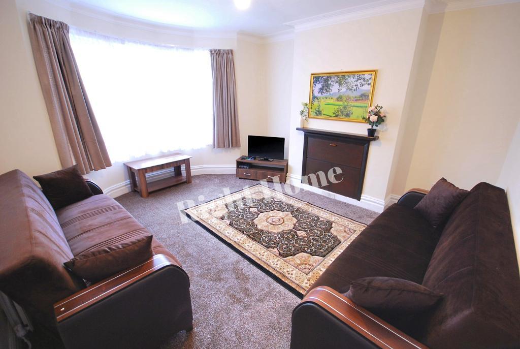 House Dagmar Avenue in Greater London