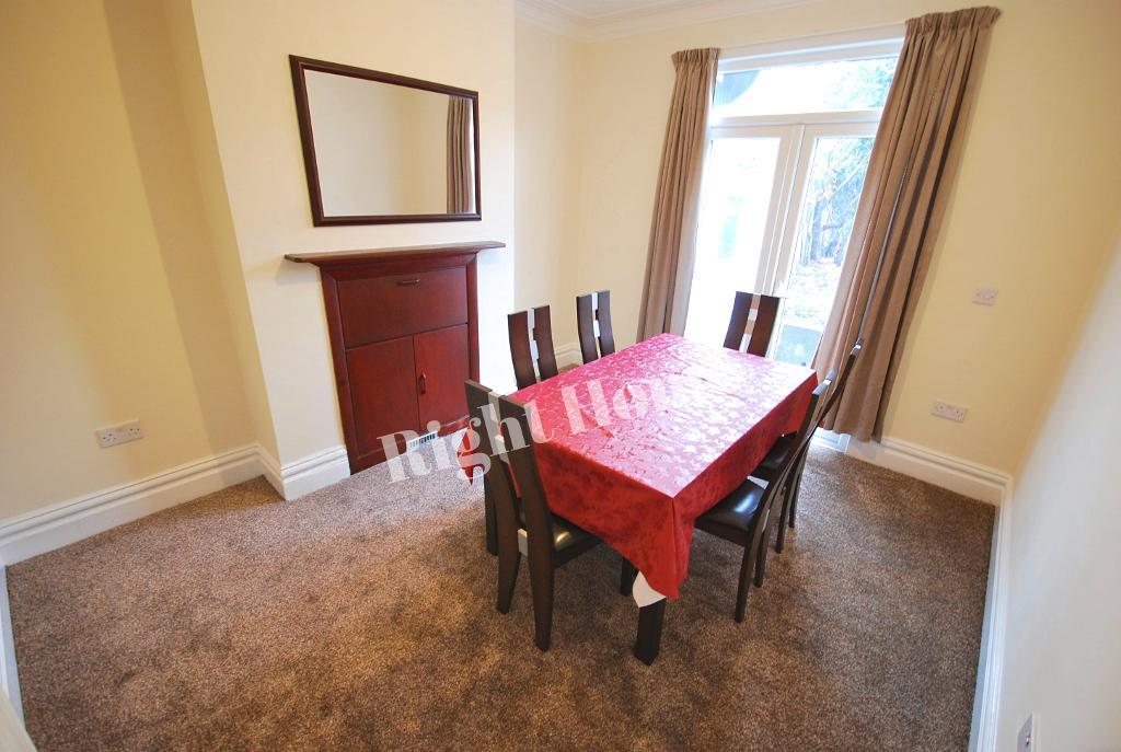 House Dagmar Avenue in Greater London