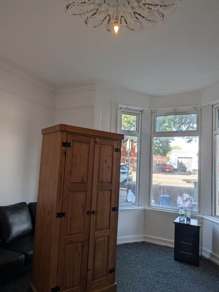 Flat Machen Place in Cardiff