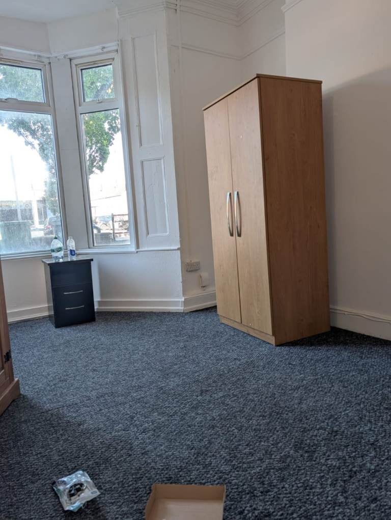 Flat Machen Place in Cardiff