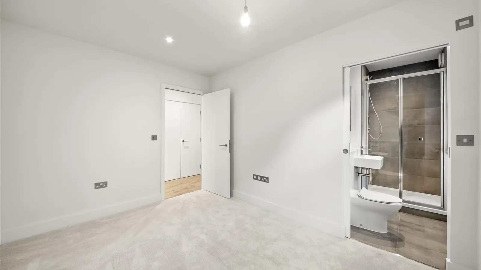 Flat Atwells Yard in Greater London