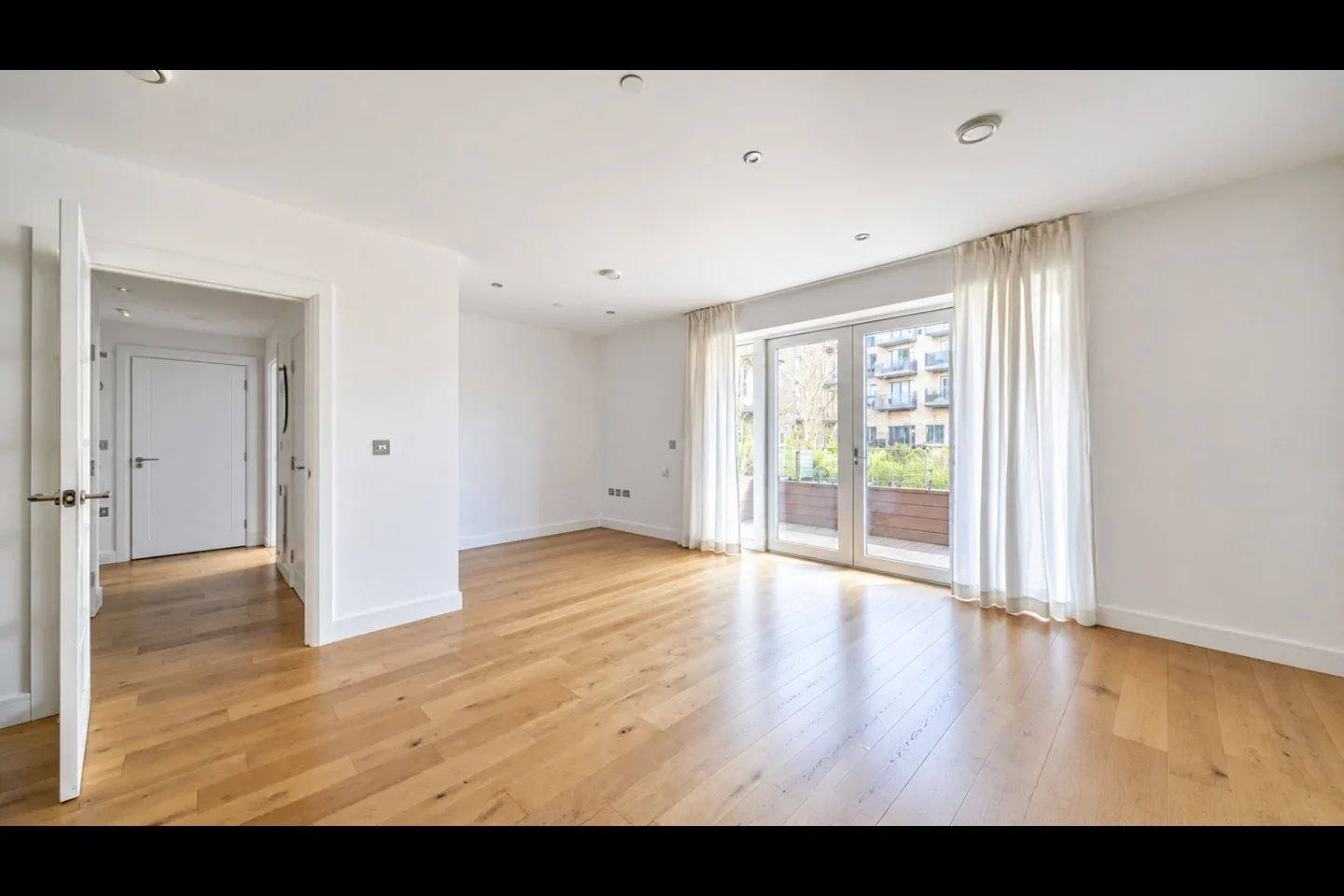 Flat Prospect Row in Greater London