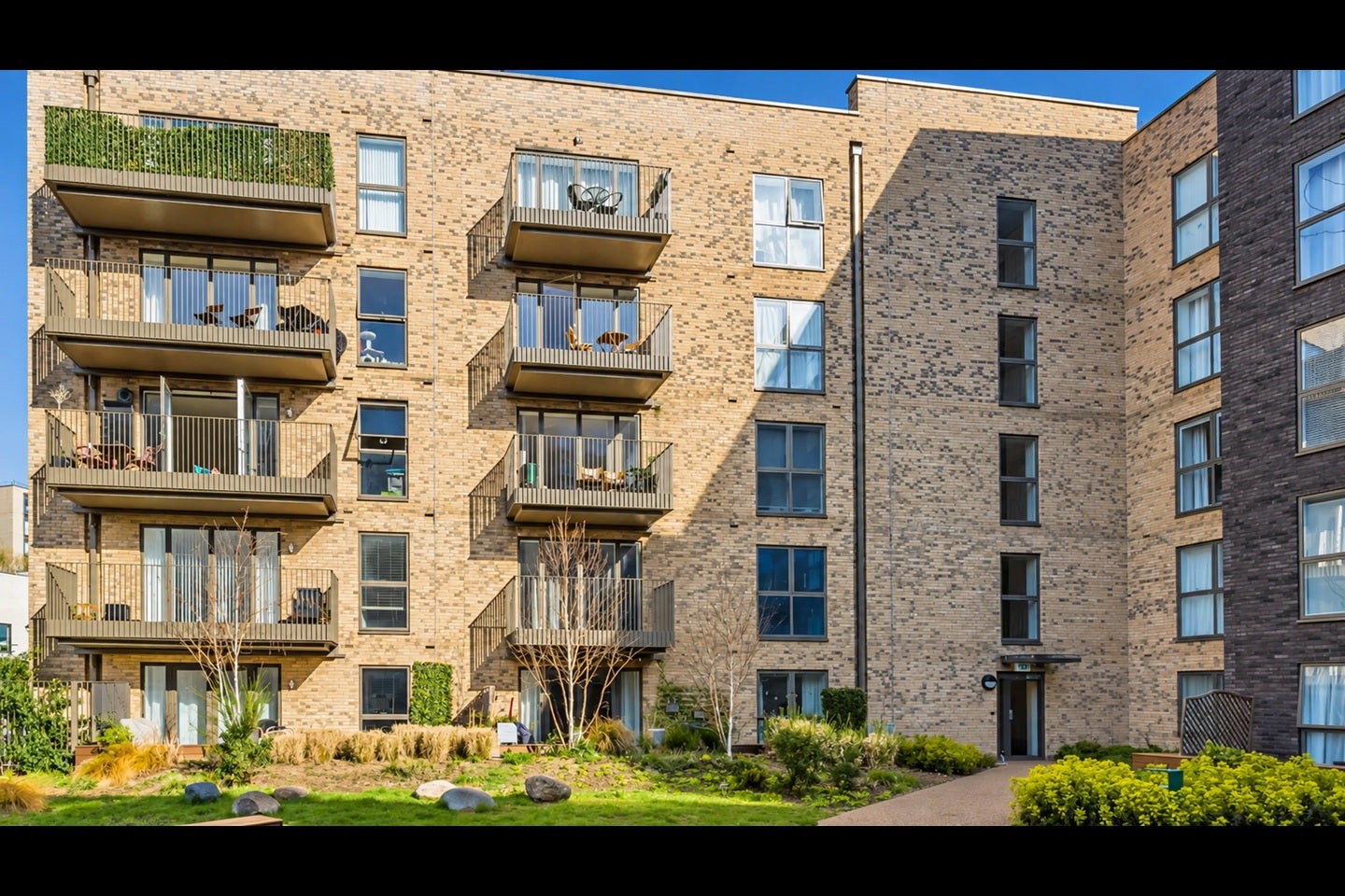 Flat Prospect Row in Greater London