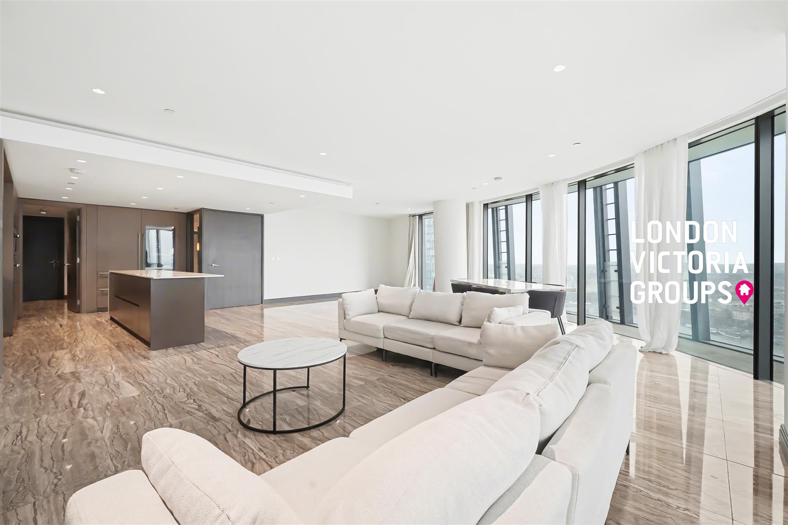 Flat Blackfriars Road in Greater London