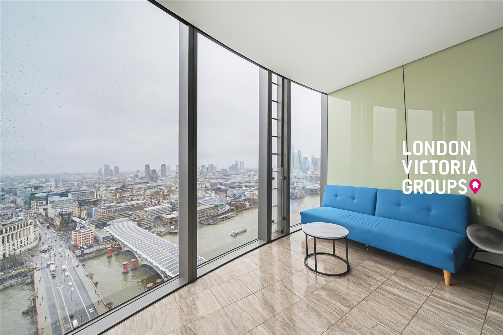 Flat Blackfriars Road in Greater London