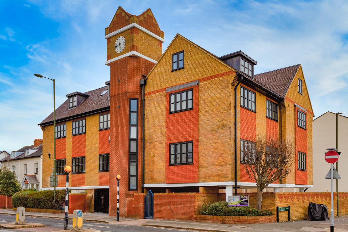 Flat Reigate Hill in Reigate and Banstead