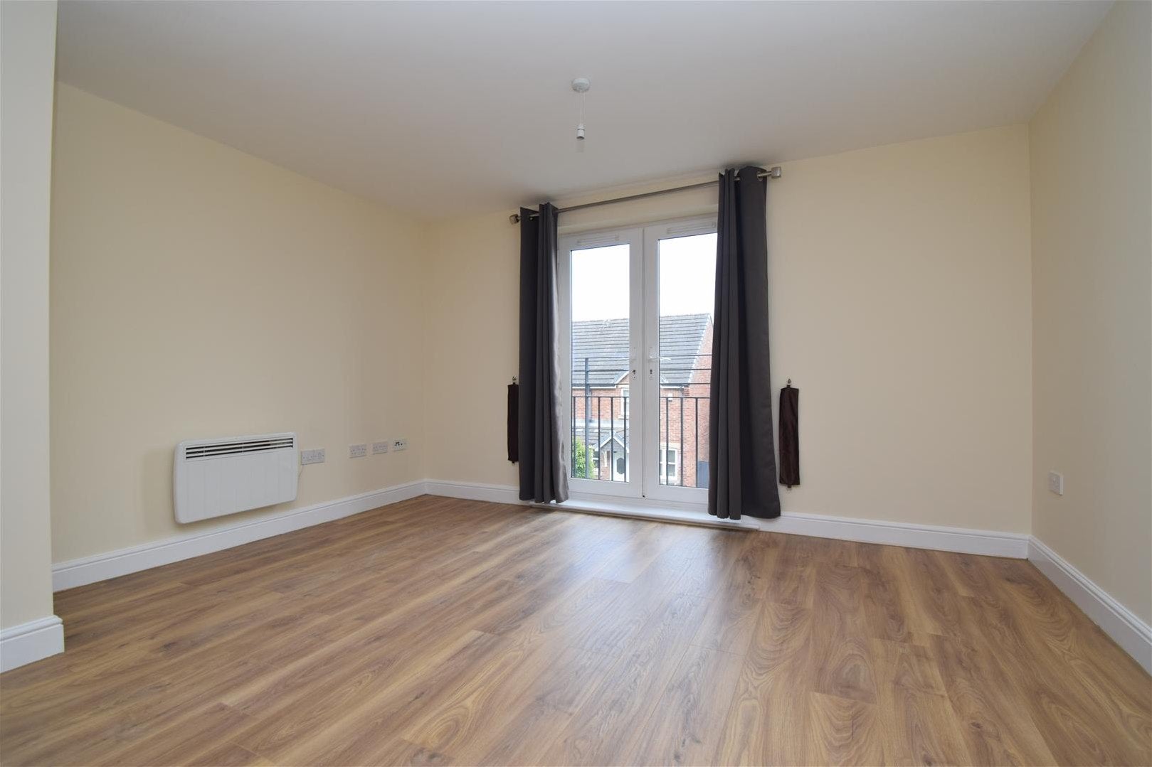 Flat Royal Troon Drive in Wakefield
