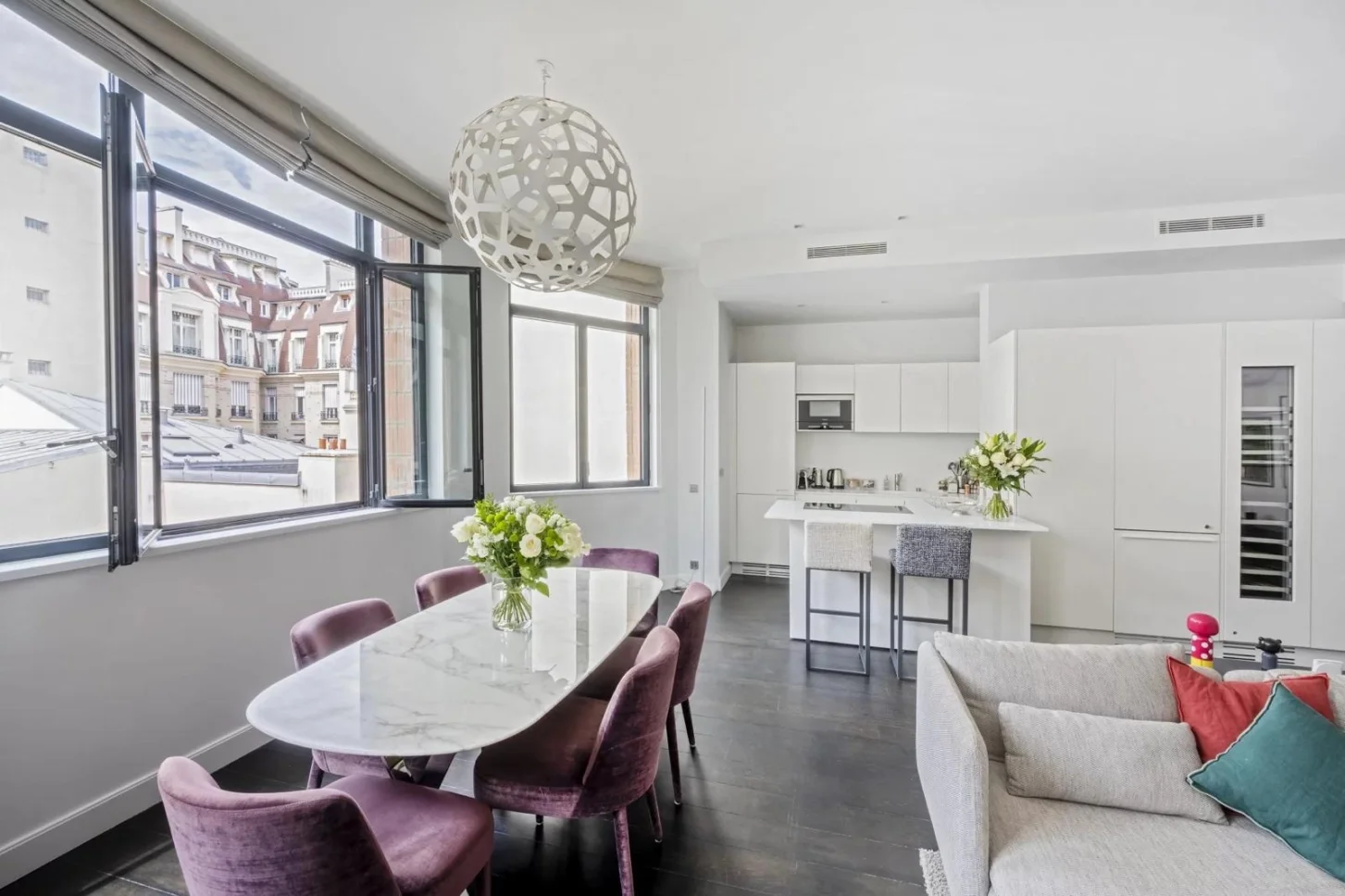 Flat Rue de Lille in Paris