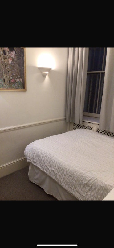 Room Queen's Gate Mews in Greater London