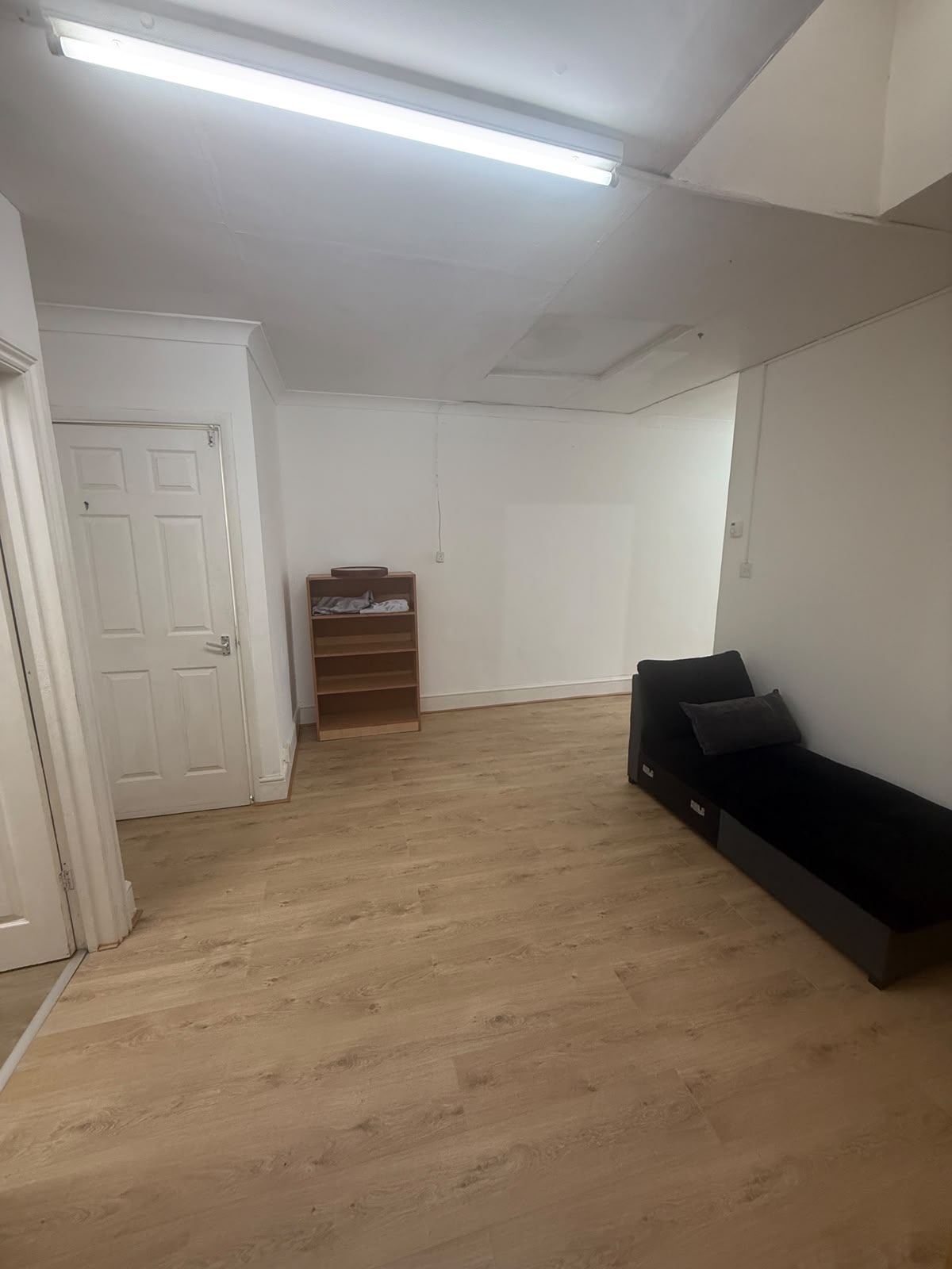 Flat Gordon Road in Greater London