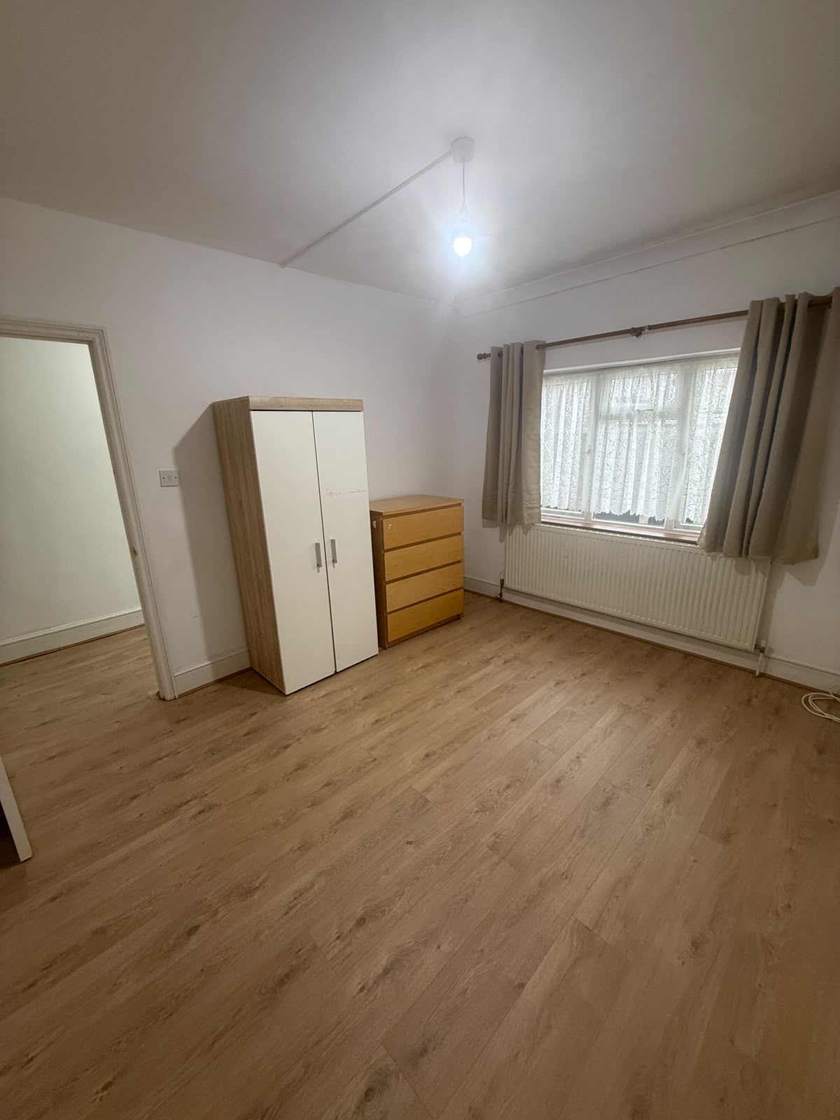 Flat Gordon Road in Greater London