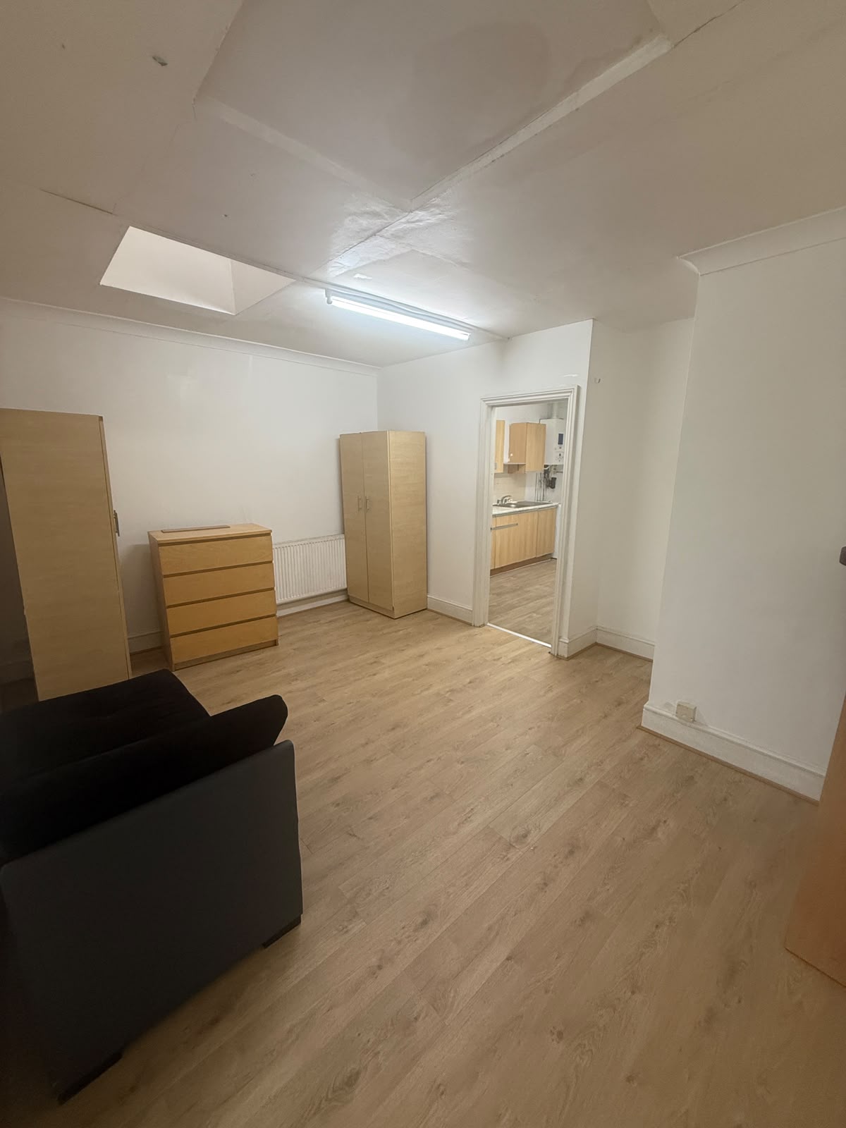 Flat Gordon Road in Greater London