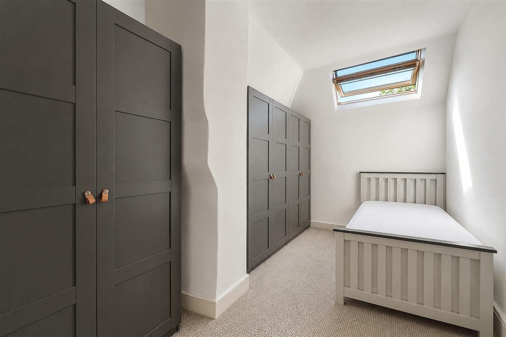 Flat Sheridan Road in Greater London