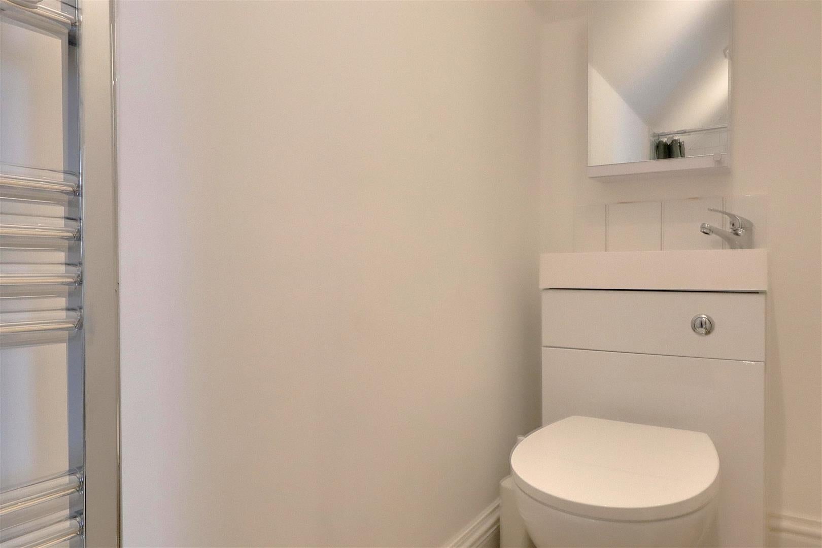 Room Upper Brighton Road in Adur