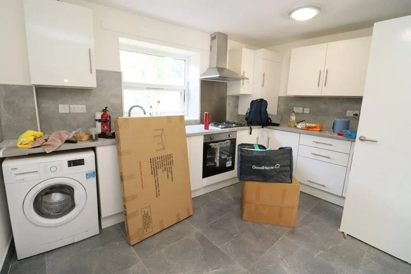 Room Ainsley Street in Greater London