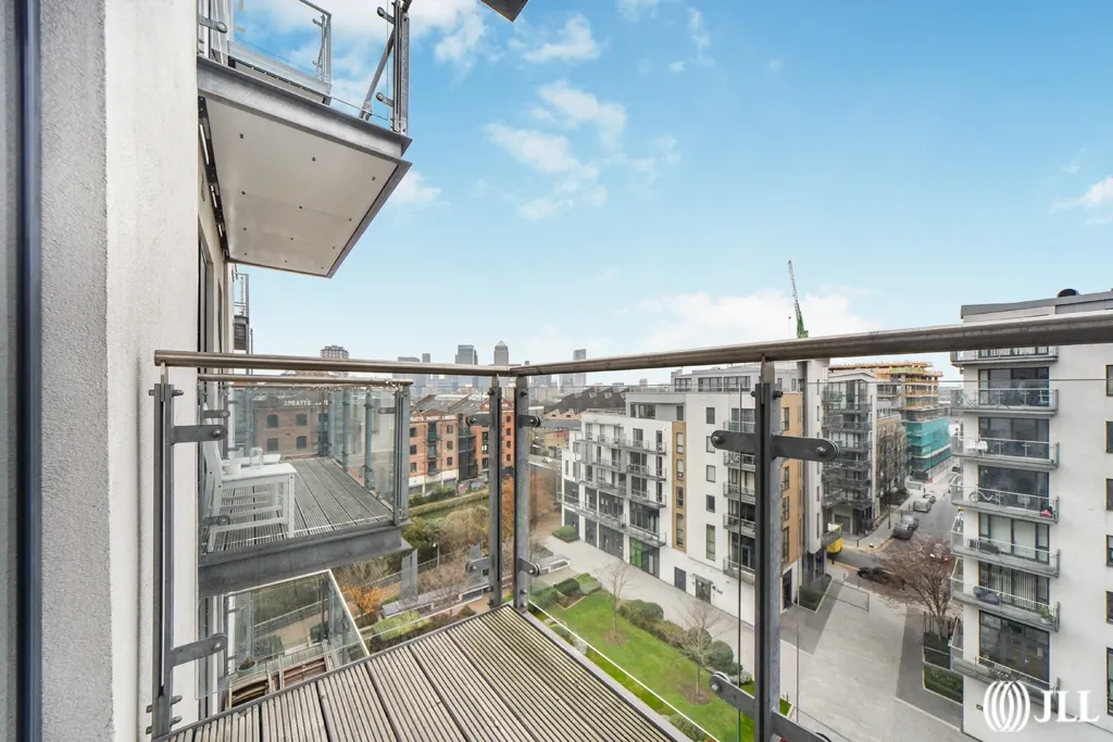 Flat Seven Sea Gardens in Greater London