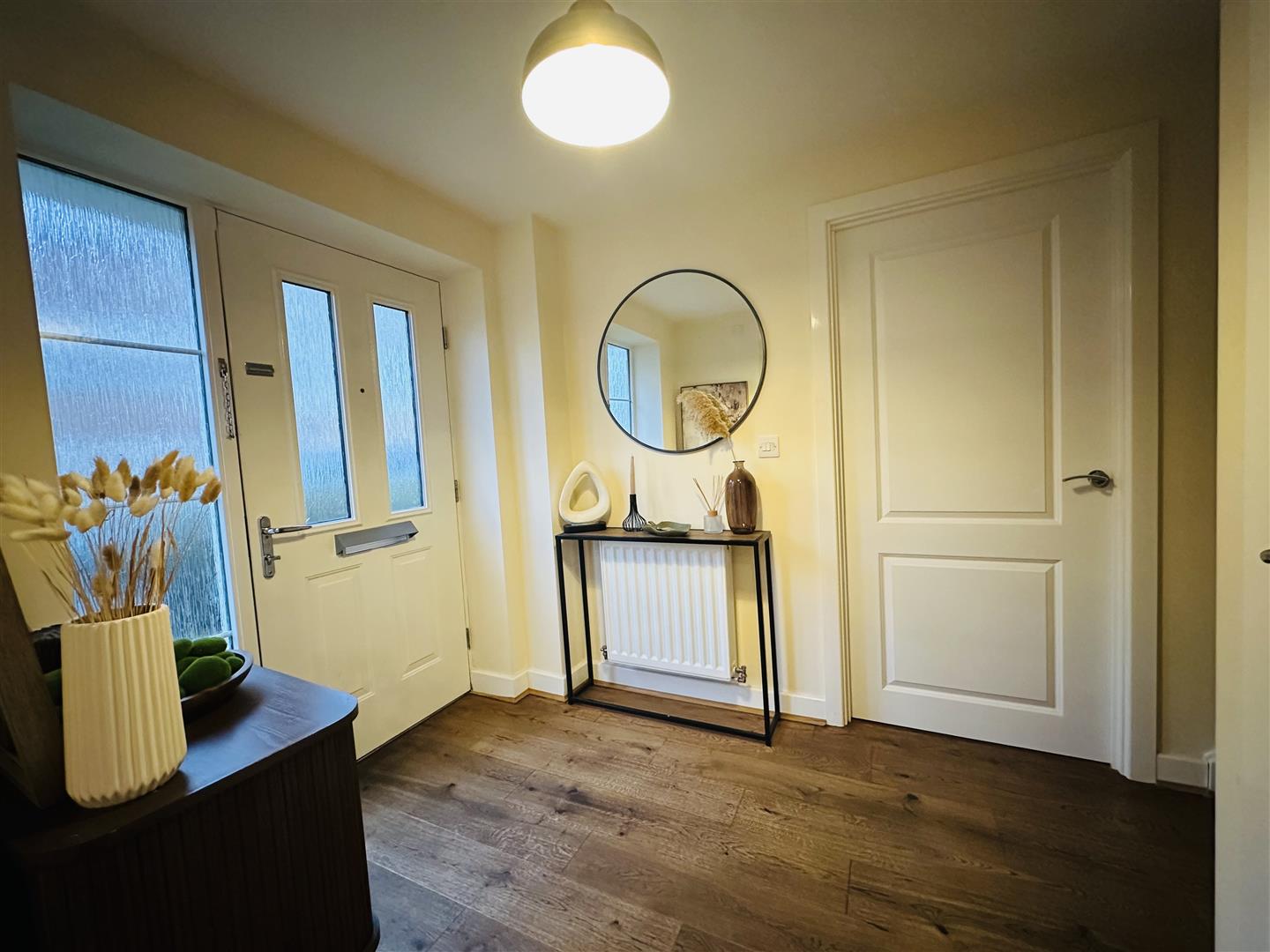 House Larch Close in Nuneaton and Bedworth