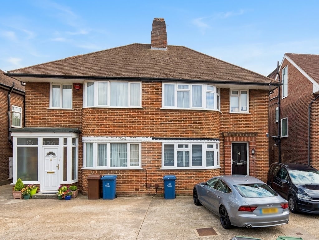House Merrion Avenue in Greater London