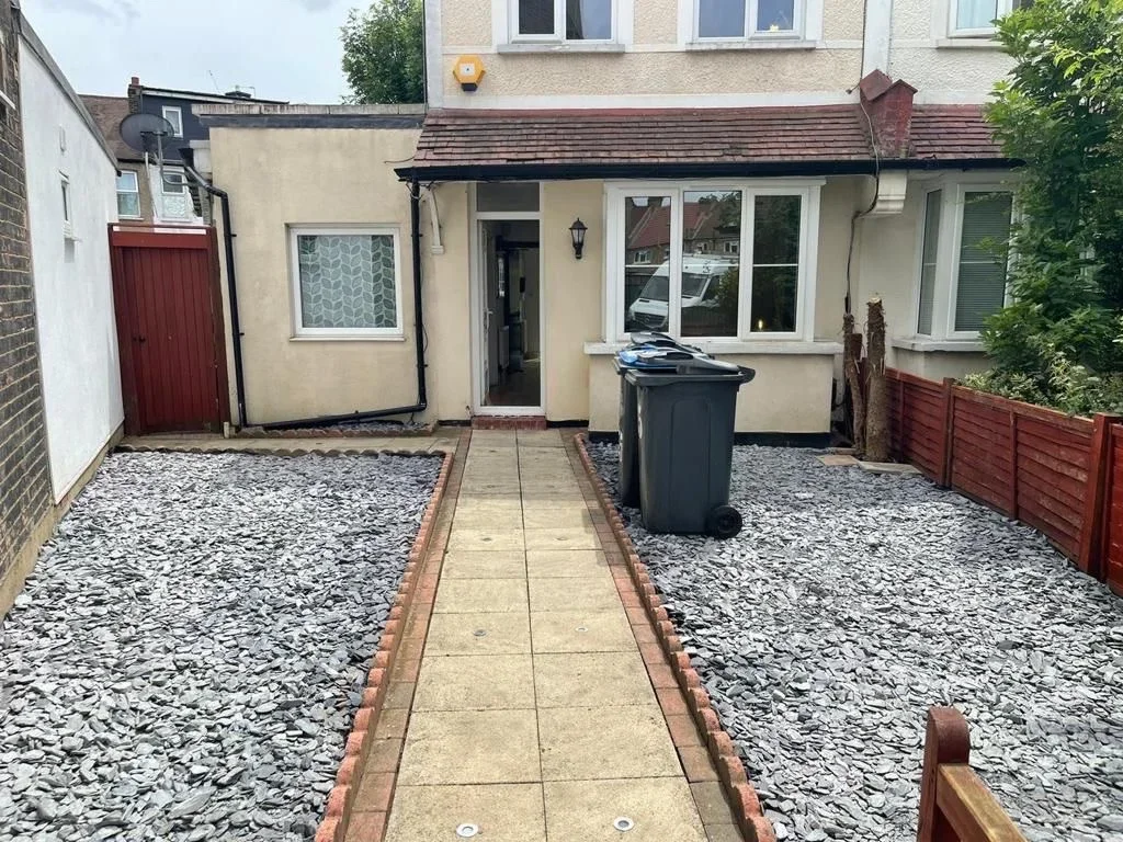 House Gilsland Road in Greater London