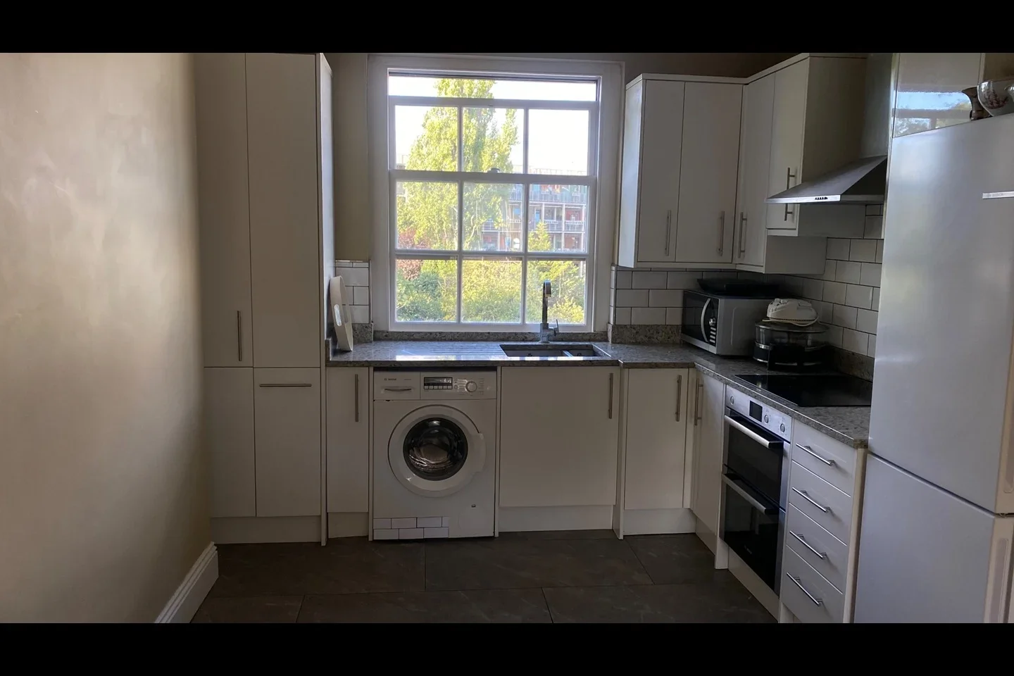 Flat Ladywell Road in Greater London