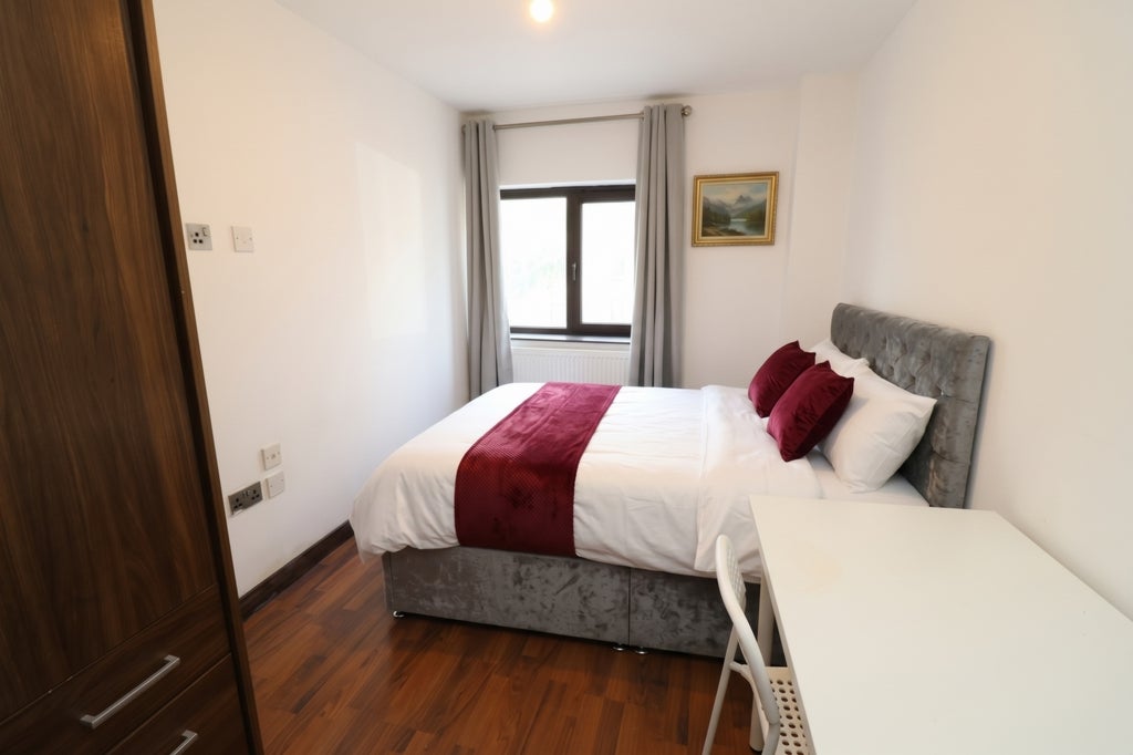 Room Globe Road in Greater London