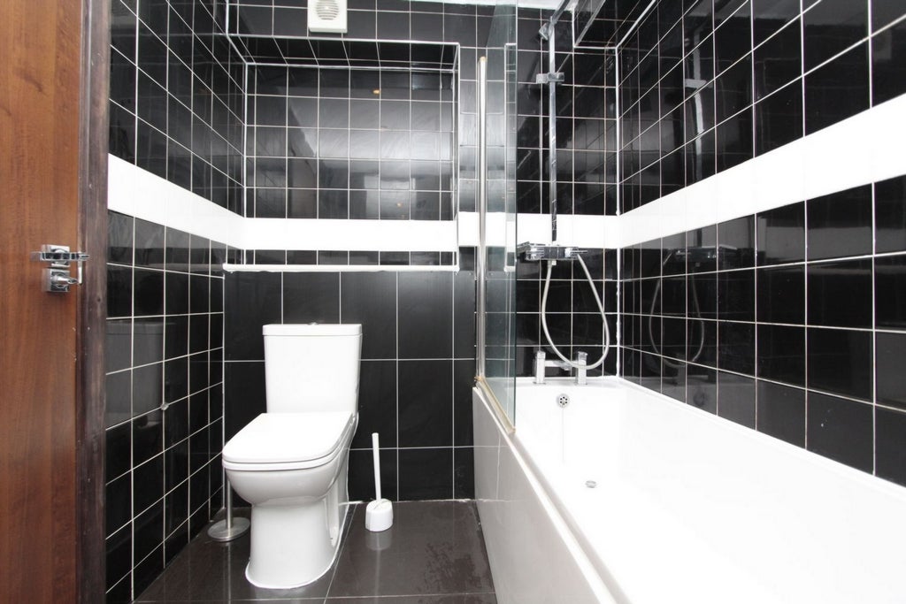 Room Globe Road in Greater London
