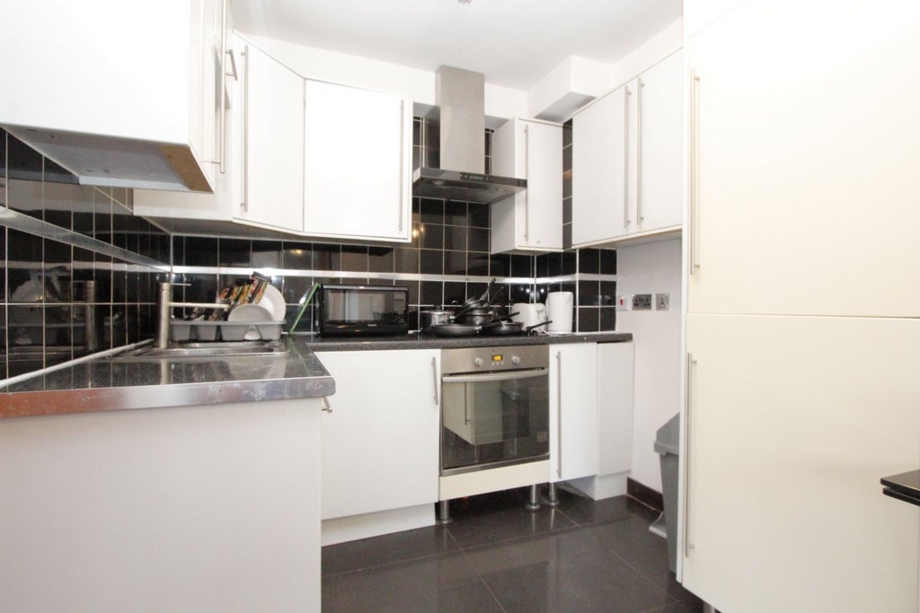 Room Globe Road in Greater London