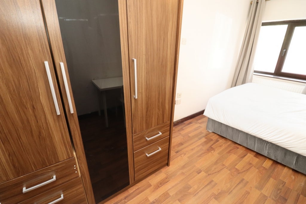Room Globe Road in Greater London